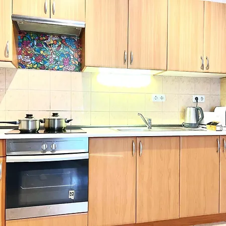 Acacia Aparhotel-near New York Cafe Apartment