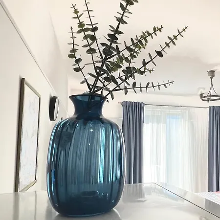 Acacia Aparhotel-near New York Cafe Апартаменты