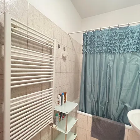 Acacia Aparhotel-near New York Cafe Апартаменты