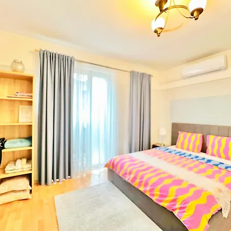 Apartment Acacia Aparhotel-near New York Cafe Budapest
