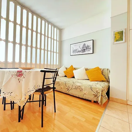Apartment Acacia Aparhotel-near New York Cafe Budapest