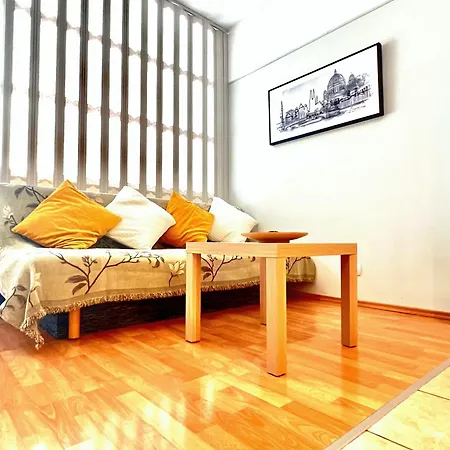 Acacia Aparhotel-near New York Cafe *